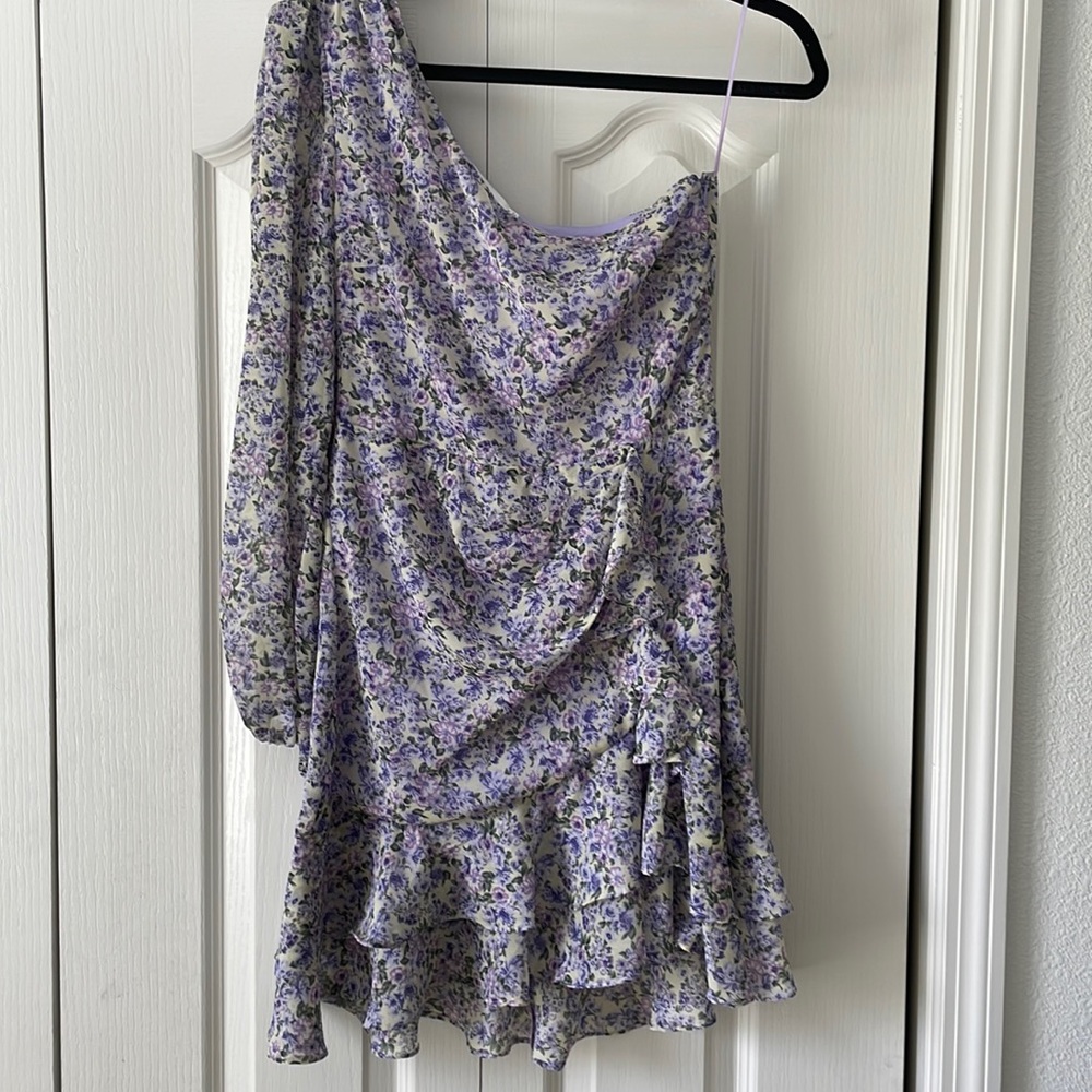 ASTR the label one shoulder floral purple dress